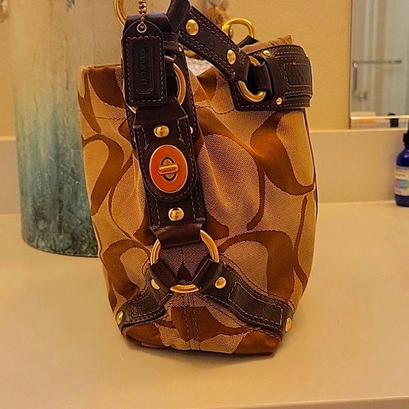 110.Coach should bag - Picture 3 of 15